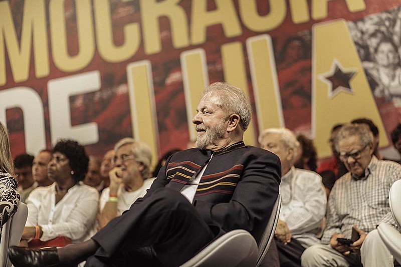 Lula em ato realizado no Rio de Janeiro por artistas e intelectuais