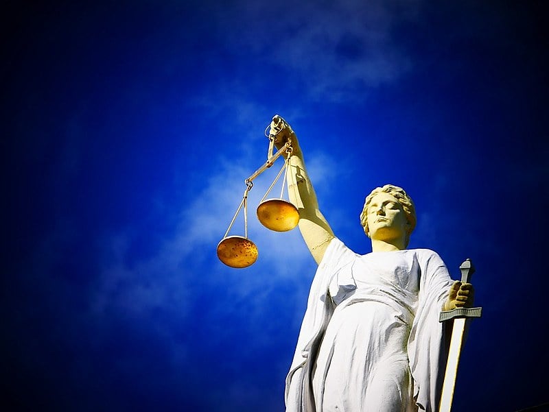 Ao privilegiar questões econômicas, órgãos do Judiciário deixam de fiscalizar e julgar a atuação de outros Poderes