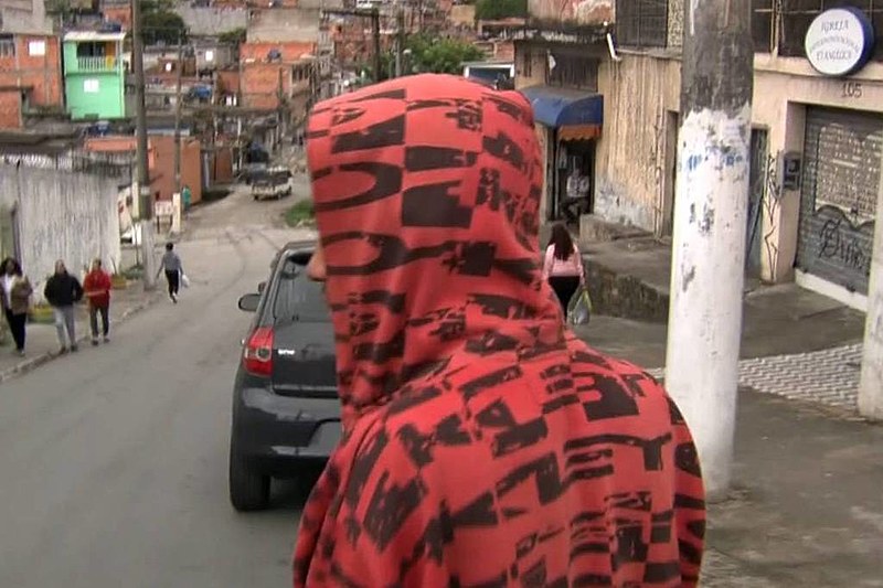 O jovem que foi torturado no mercado prestou depoimento à polícia na quarta-feira