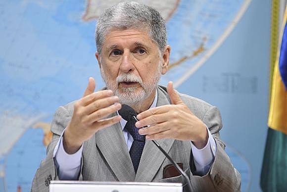 "A presidência passa de um país para o outro por ordem alfabética. Em nenhum lugar diz que é por consenso", afirma Amorim
