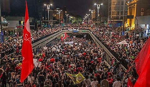 Dia nacional de paralisação e mobilização por nenhum direito a menos, nesta quinta-feira (22), é um “esquenta” para a construção de uma greve geral