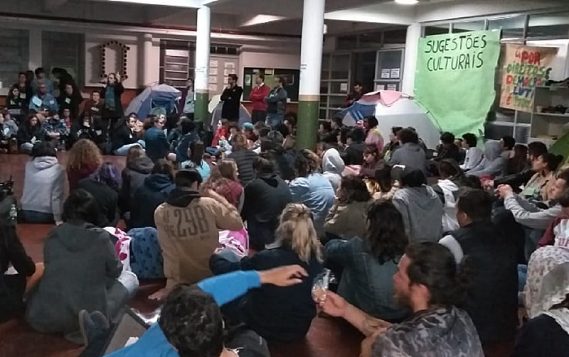 Juíza responsável optou por uma audiência de conciliação entre as partes, que ocorreu dia 10/09 (terça-feira). 