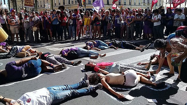 En la ciudad de Porto Alegre aconteció una marcha contra el feminicidio este jueves (8) por la mañana