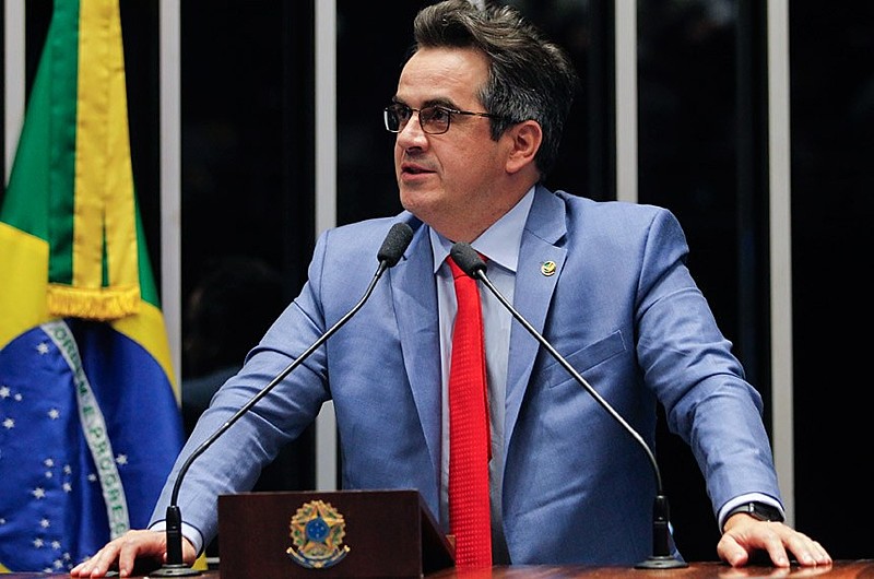 Senador Ciro Nogueira (PP-PI) em sessão do Senado durante processo de impeachment