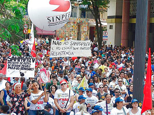 Os defensores da proposta alegam que os cofres públicos do município não possuem verbas suficientes
