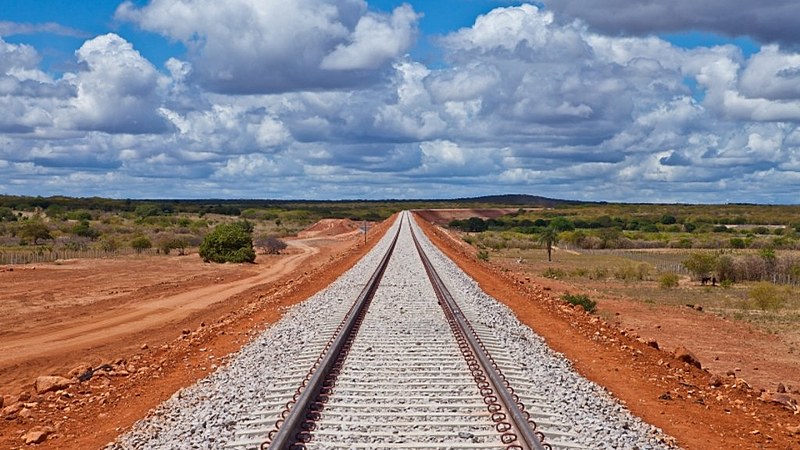 "A ferrovia vai sair do papel, sim. Fácil não é, mas se fosse fácil não era para nós", afirmou o vice-presidente Hamilton Mourão