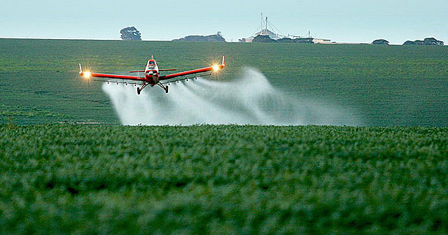 Proposta torna liberação de novos agrotóxicos mais fácil