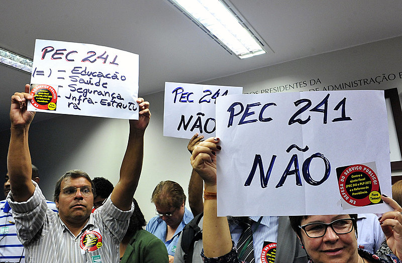 No último dia 4, manifestantes protestam contra a pec 241/16 em comissão especial da câmara dos deputados