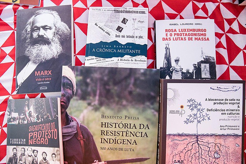 Editora Expressão Popular indica seis livros para militância visitante da Feira