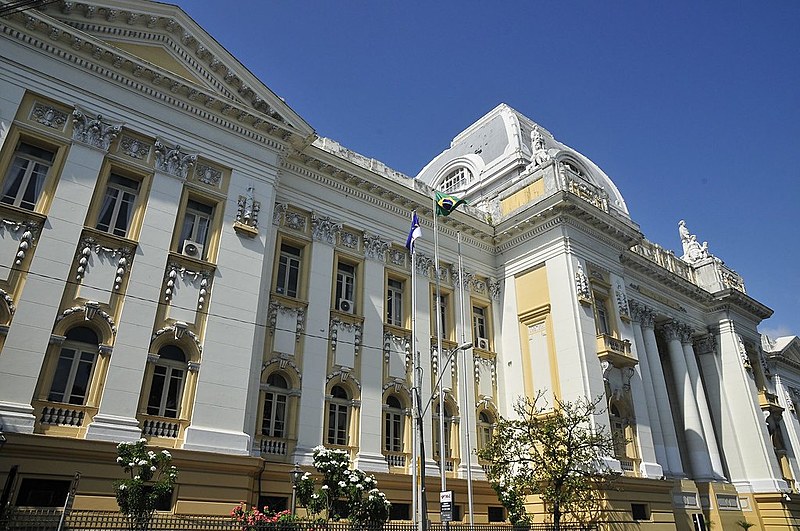 Magistrados do TJPE receberam até R$ 60 mil só no mês de julho
