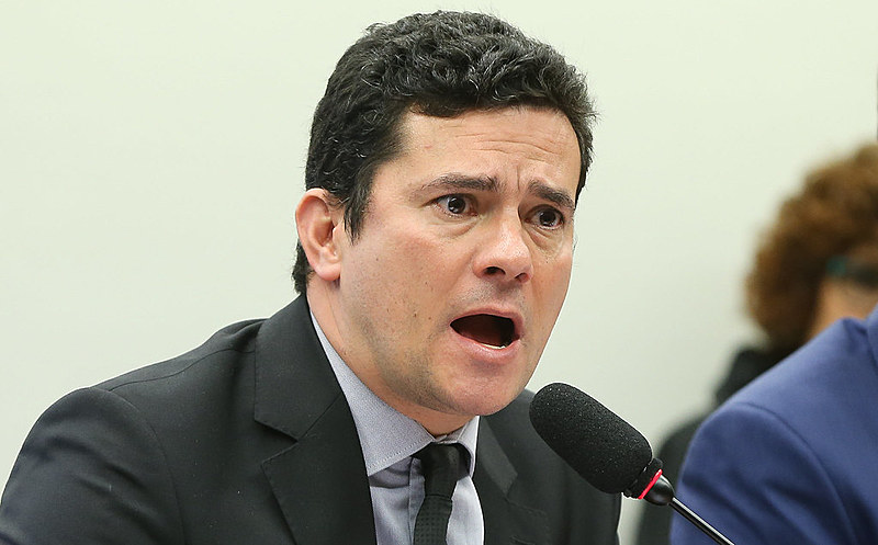 Segundo advogados, Moro "claramente perdeu sua imparcialidade há muito tempo"
