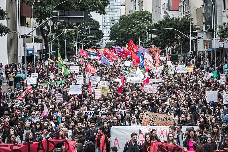 Ato dos estudantes e organizações populares, em maio, em Curitiba