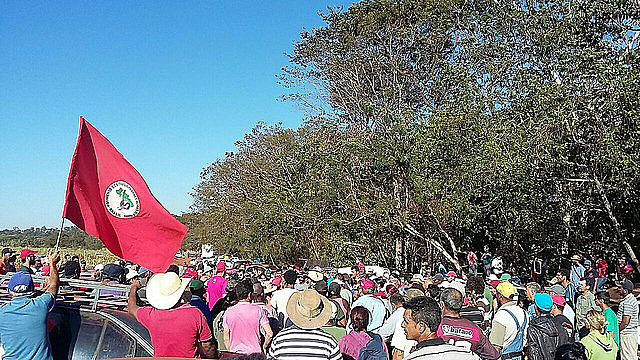 Famílias sem terra ocuparam área da usina Santa Helena diversas vezes; a última foi em 2016