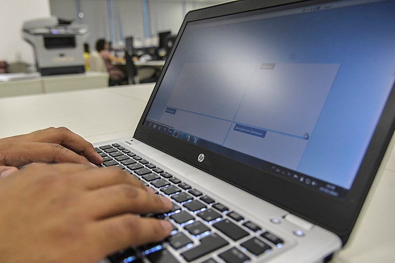 Para saber se teve a declaração liberada, basta acessar o site da Receita na internet ou ligar para o serviço
