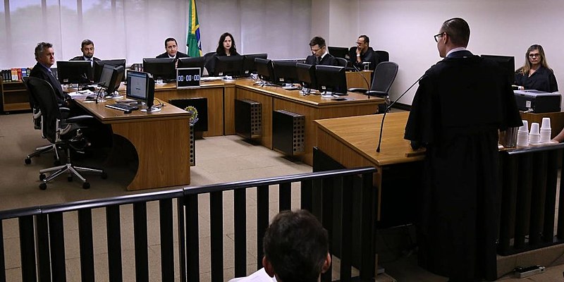 Desembargadores da 8ª Turma do Tribunal Regional Federal da 4ª região deram nova sentença a Lula no caso do sítio em Atibaia