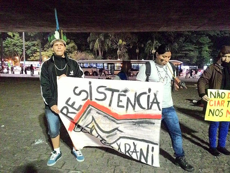 A manifestação, marcada no vão livre do Masp, na Avenida Paulista, reuniu cerca de 100 pessoas