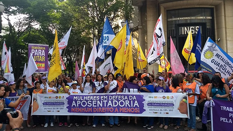 Ato convocado por centrais sindicais em São Paulo