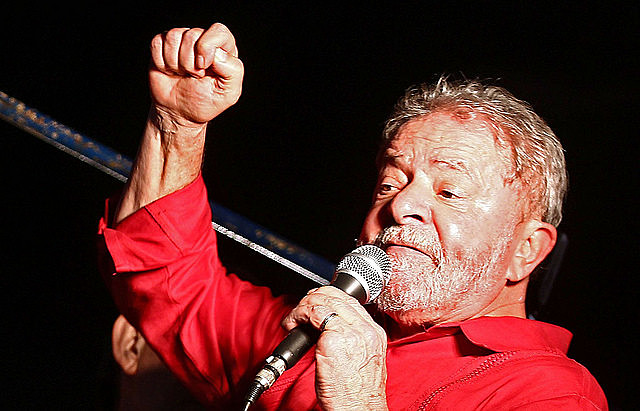 Señalado como el presidenciable favorito en las encuestas de opinión, Lula tiene el mayor capital político del país