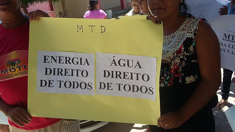 MTD organizou os lutadores por moradia na cidade de Triunfo, alto sertão paraibano, a protestarem junto à prefeitura da cidade.