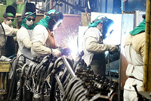 Industria brasileña disminuye 1,8% entre febrero y marzo de este año