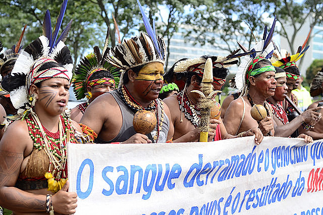 Protesta de pueblos indígenas en Brasília, capital de Brasil