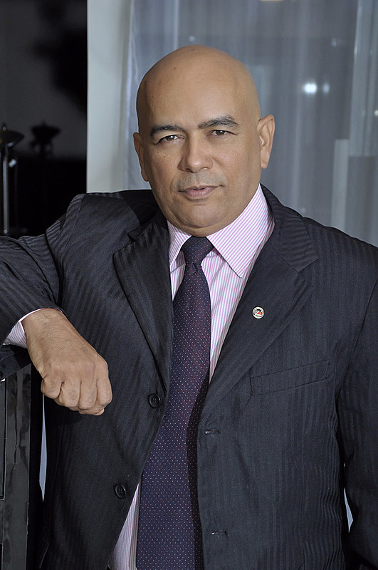 Alexandre Guedes é advogado, filósofo, educador e midiativista.