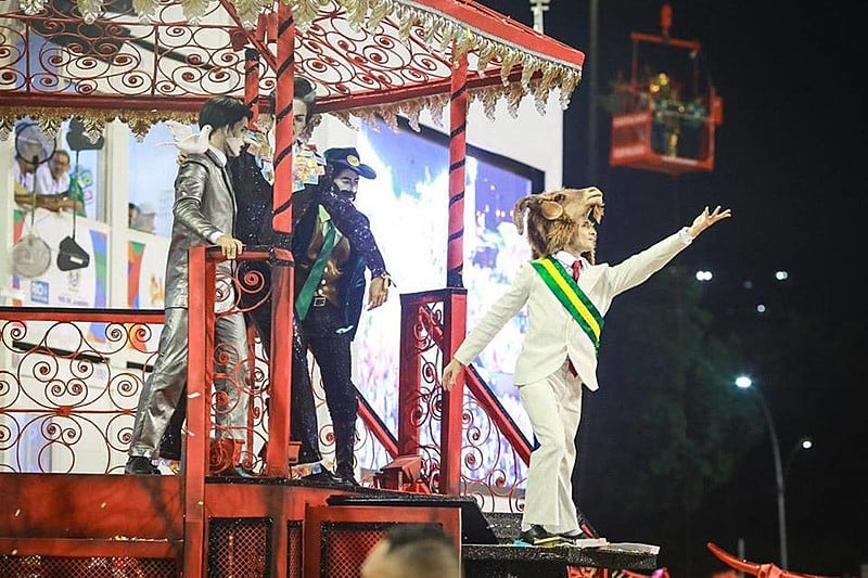 A Tuiuti usou a história verídica do Bode Ioiô, que nos anos 1920 chegou a ser eleito vereador em Fortaleza, para fazer alusão a Lula.