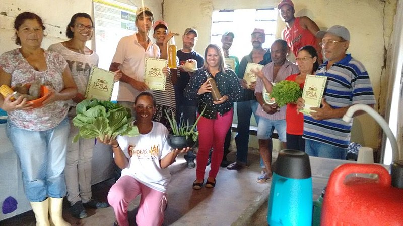 Oficina de alimentação saudável realizada no acampamento Ismene Mendes, em Pará de Minas