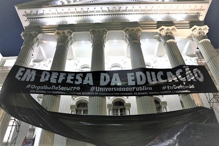Professores da UFPR e UTFPR decidem pelo fim da greve e planejam retorno às aulas