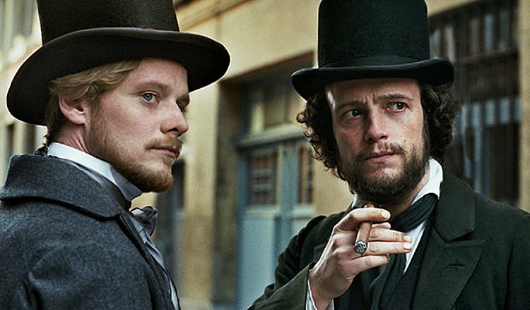 Cena do filme "O Jovem Karl Marx"