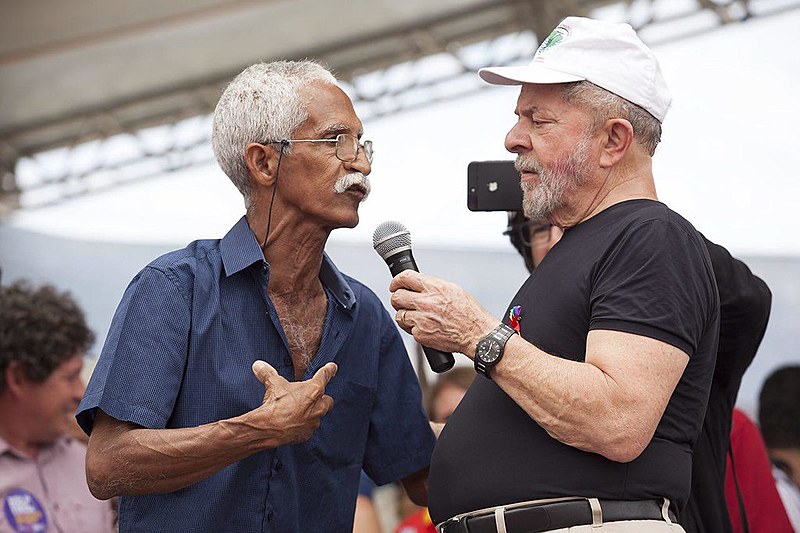 Vininho, pescador atingido pela Samarco, participou do ato em Governador Valadares, durante a Caravana Lula por Minas Gerais
