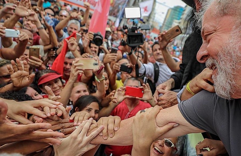 Lula se encontra com população em Duque de Caxias, na Baixada Fluminense
