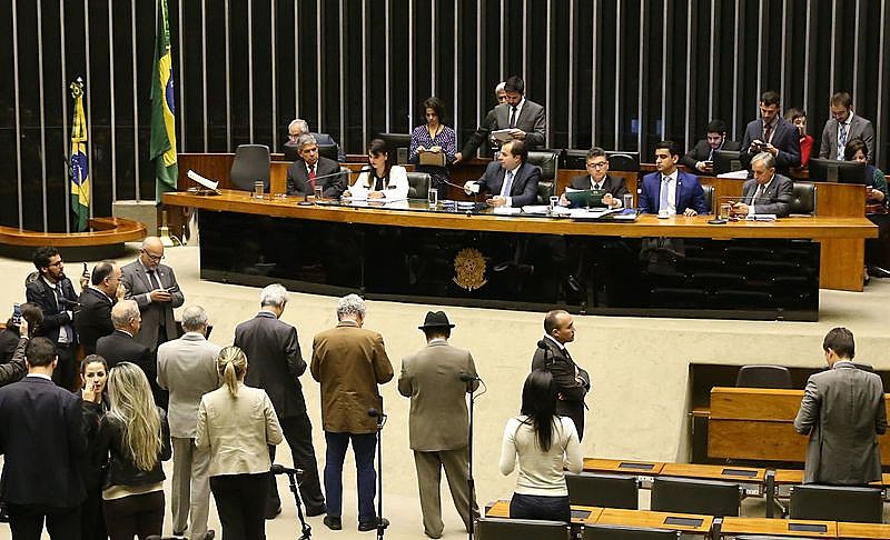 Temer tem o prazo de 10 sessões do plenário para apresentar a defesa.