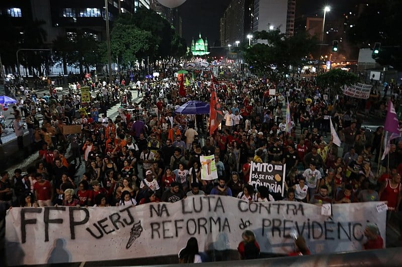 In Rio, the police attacked a demonstration of over one hundred thousand people.