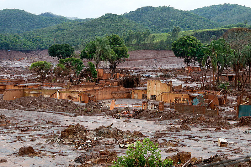 "O Estado falhando em adotar medidas capazes de evitar desastres como em Mariana (MG)"