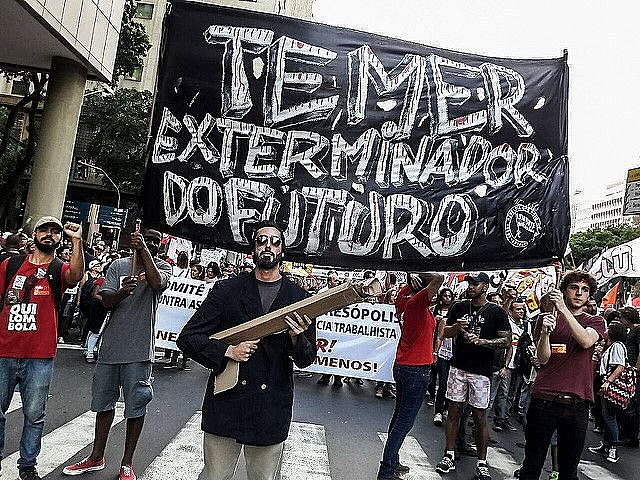 As políticas neoliberais tem impactos sociais permanentes, contribuindo para frustrar a perspectiva da juventude de um futuro melhor.
