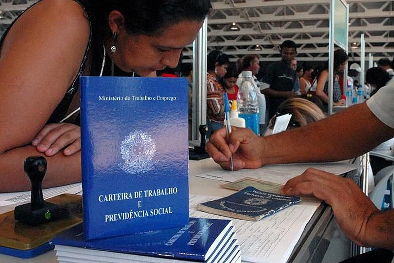 O desemprego cresceu na maioria dos 27 estados brasileiros. Amapá (20,2%), Bahia (18,3%) e Acre (18%) lideram a lista 