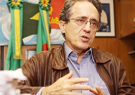"Nesses termos, é preferível ficar tudo como está", diz Arantes sobre a Reforma Política