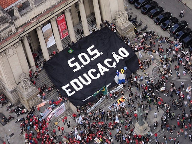 Como em anos anteriores, profissionais da educação organizam ato em defesa de um projeto de educação pública de qualidade para o Rio