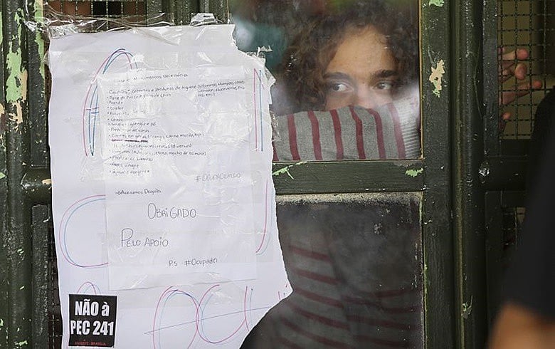 Estudantes passaram a ocupar escolas como forma de protesto contra a PEC 241 e a MP da reforma do ensino médio
