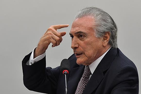 Ofensiva publicitária do governo Temer constitui crime eleitoral”, acusam senadores