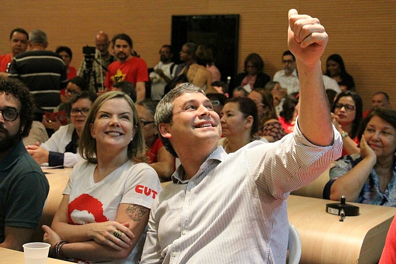 "O PT tem que entender que estamos vivendo um novo ciclo"
