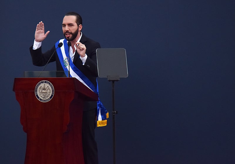 Nayib Bukele, presidente de El Salvador, durante a cerimônia de posse realizada nesse sábado (01)