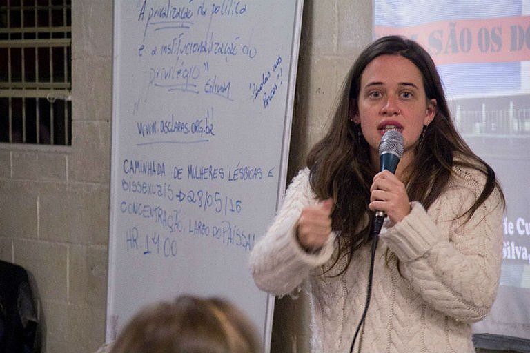 Isa Penna explicou que o episódio aconteceu quando ela estava a caminho do subsolo do prédio da Câmara