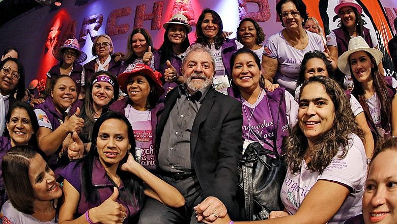 Ex-presidente Lula ao lado das participantes da Marcha das Margaridas. Ato reuniu 100 mil camponesas em Brasília e teve carta de Lula