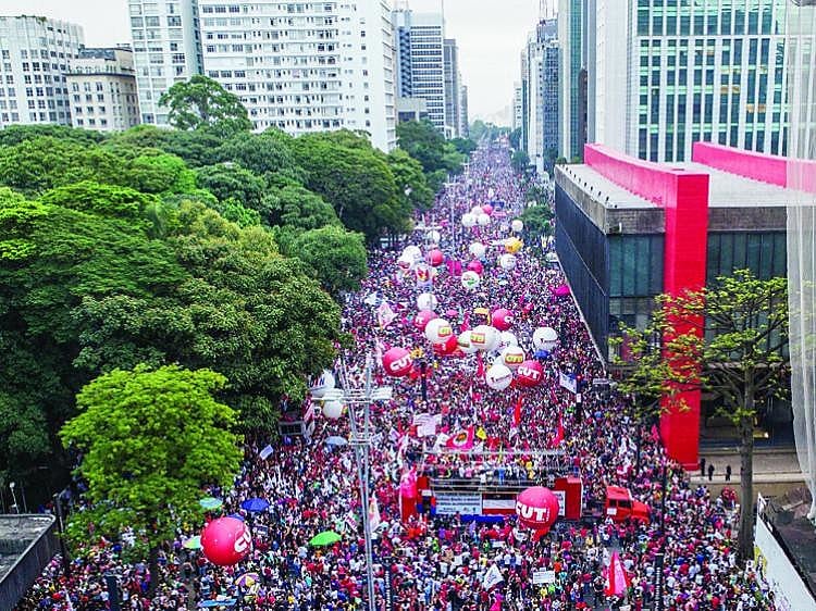 Proposta do governo tira direitos e deixa a aposentadoria quase impossível