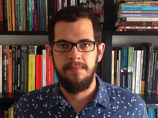 Roberto Efrem Filho - ou Beto, como gosta - é do Recife e, vez ou outra, atrapalha-se com as palavras.