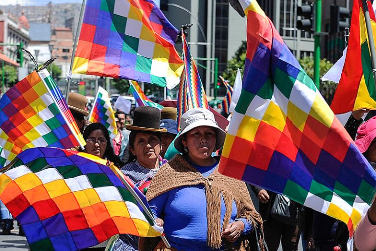 Novo presidente boliviano é criticado por reaproximação com os EUA: 'criminalizar uma região'