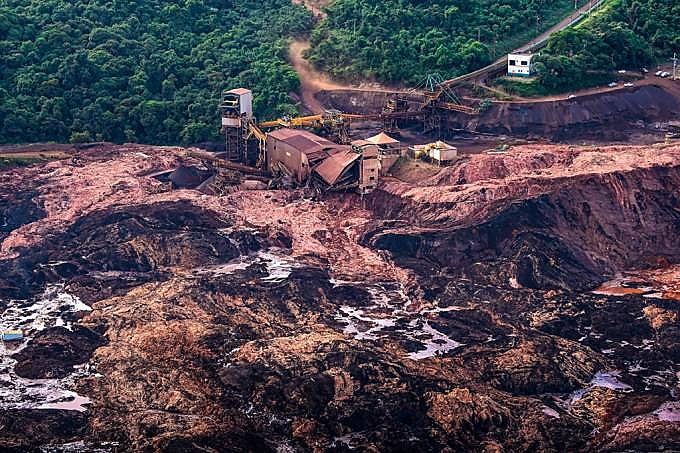 Tragédia da Vale em Brumadinho matou 2016 pessoas. Outras 99 ainda estão soterradas