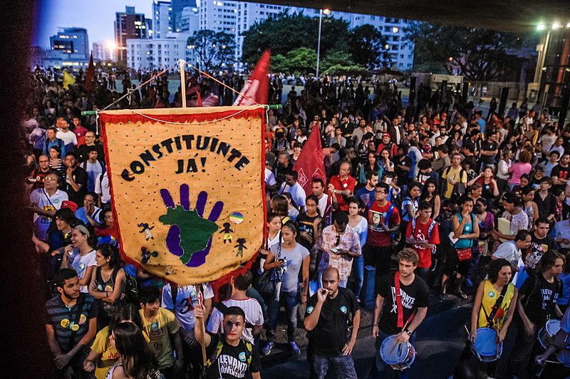 Saída para crise é reforma do sistema político